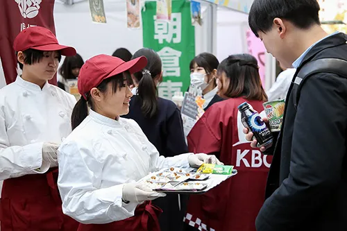 2025年の写真：折尾高校　おりこうカレー