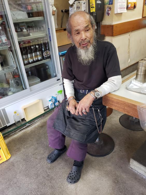 名物大将の柳詰道男さん（83歳）。とても気さくな人柄で、愛すべきラーメン仙人！「体が動く限り店に出る」と意気込む
