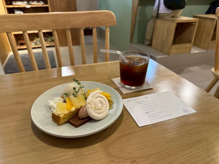 福岡の港にひっそりオープンした癒やしカフェ「yolch」（福岡市中央区）【まち歩き】