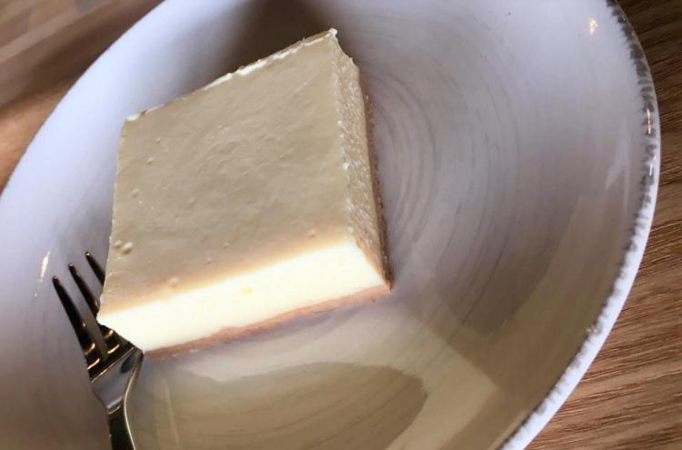 半分豆腐でできているチーズケーキ